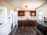 Photo - 116 E Lewis St