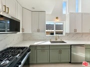 Photo - 5930 Willoughby Ave