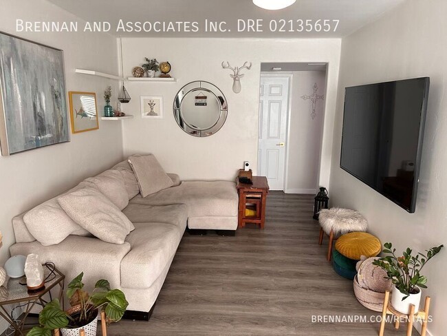 Building Photo - 2861 B St Unit 5