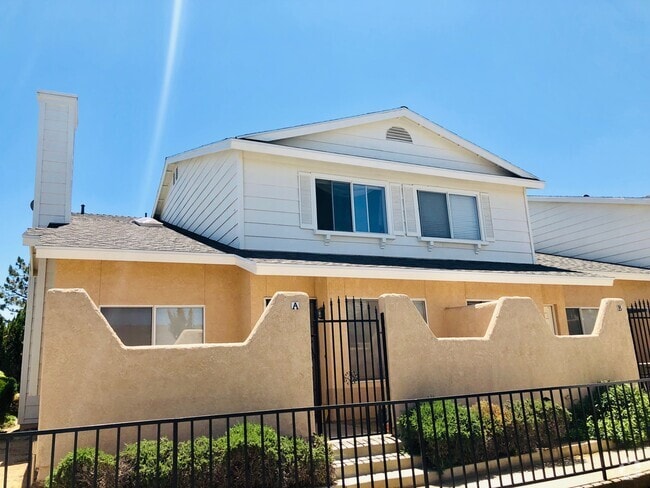 Building Photo - 1109 Beechdale Dr Unit B Rental
