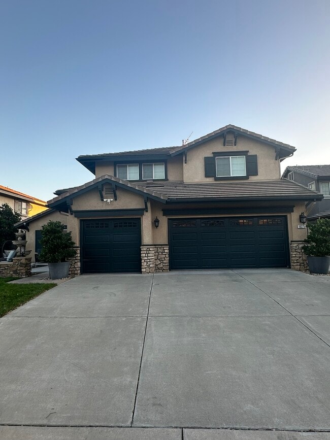 Photo - 16275 Summerset Street