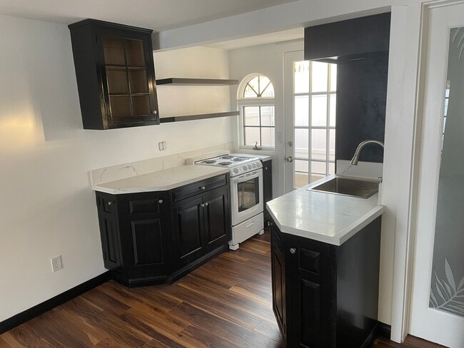 Kitchen - 407 Naranja Dr Unit cottage