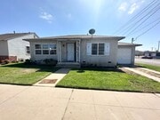 Photo - 2 Bed 1 Bath, Large Backyard!