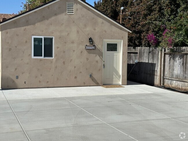 Building Photo - Newly Built Modern 1 Bed / 1 Bath Unit for... Rental