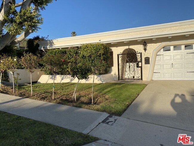 Photo - 3900 Castlerock Rd