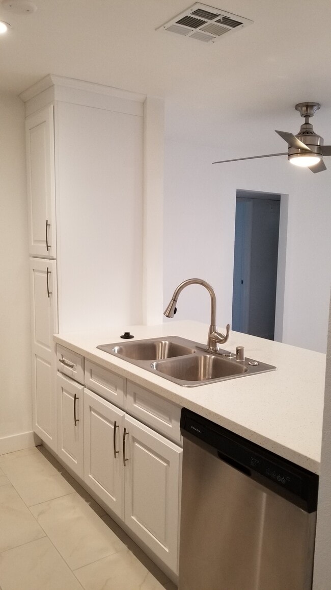 Photo - 14126 Tiara St