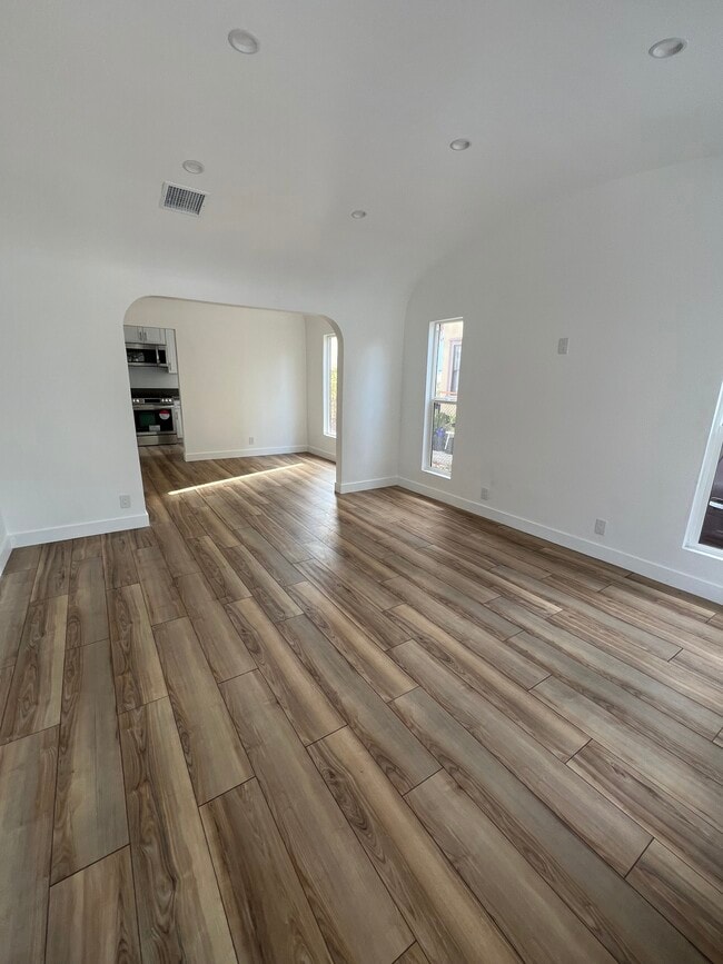 Photo - 3619 Edenhurst Ave