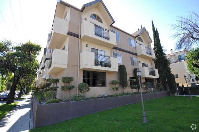 Building Photo - 11434 Moorpark St Unit 101 Rental