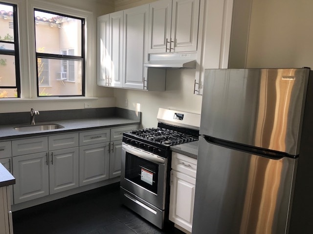 Kitchen - 5911 Carlton Way Apartments Unit 5911