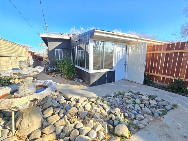 Building Photo - 44309 Date Ave Unit 44309 Date Ave ( Jr.ADU)