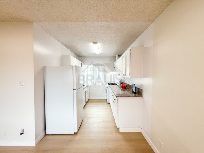 Photo - 13129 Oxnard St Unit 18