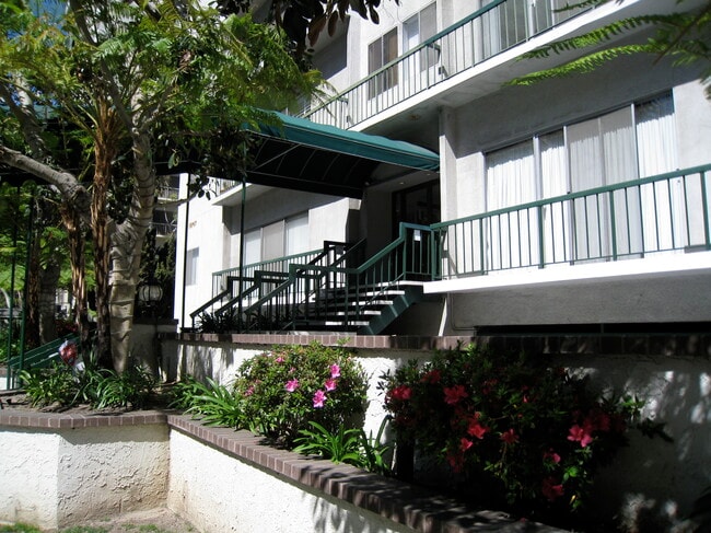 main entrance - 10747 Wilshire Blvd Apartments Unit PH 4