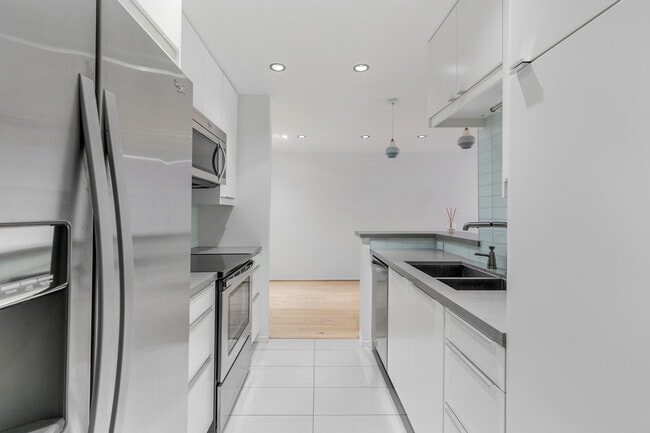 Photo - 8535 N W Knoll Dr Unit 213