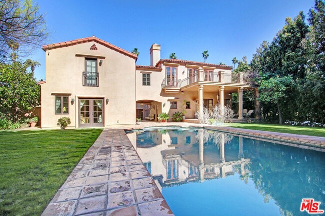 Building Photo - 725 Foothill Rd