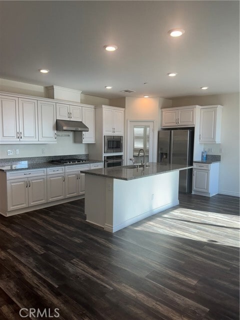 Photo - 2388 Yasamin Pl