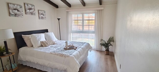 Building Photo - 2704 W Century Blvd