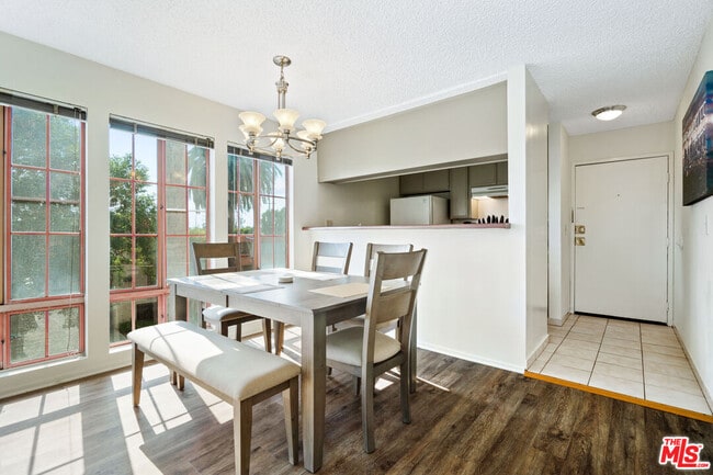 Photo - 3600 Bagley Ave Unit #201