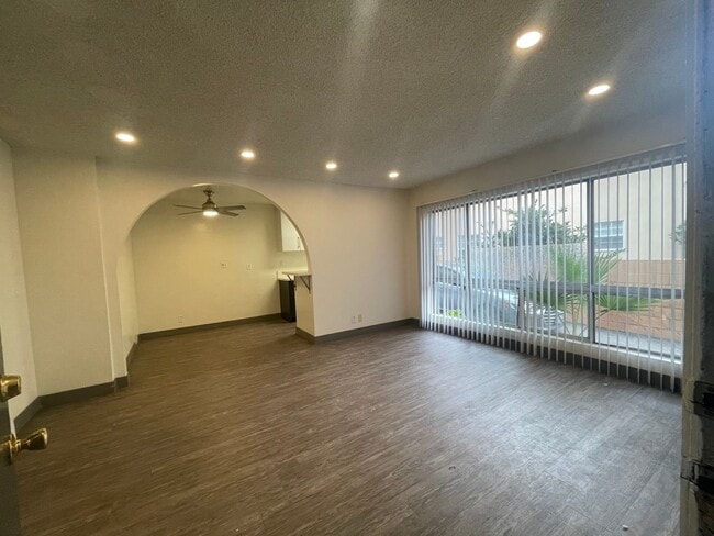 Photo - 3419-31 Keystone Ave Unit 31 02