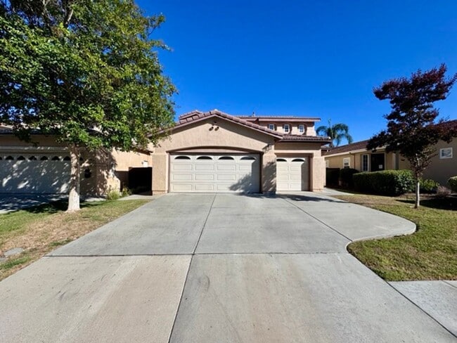 Building Photo - Beautiful 4 bedroom Temecula home sitting ...