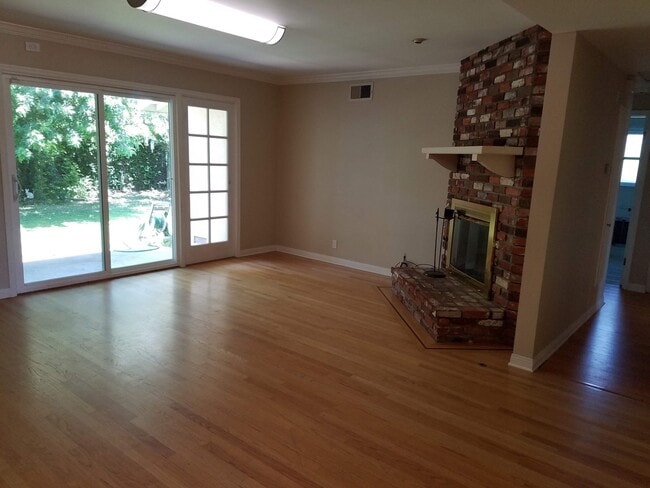 Photo - 1315 E Barkley Ave