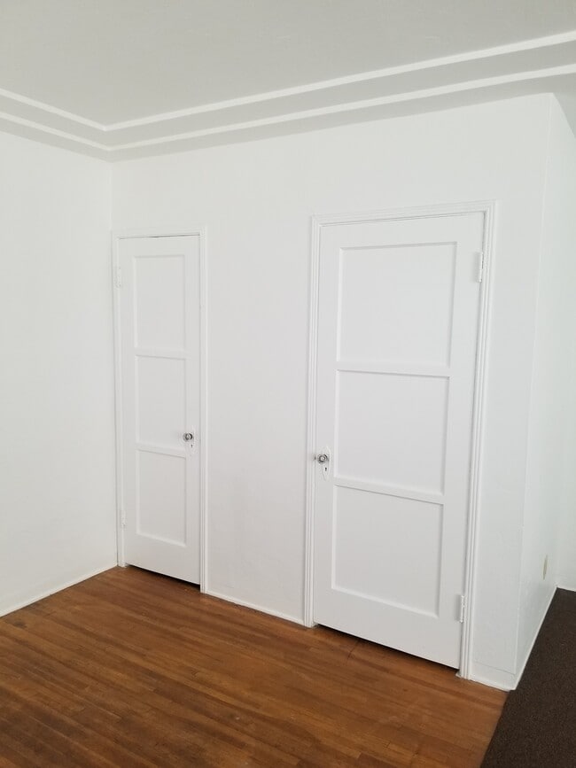 Photo - 572 W 1st St Unit 572