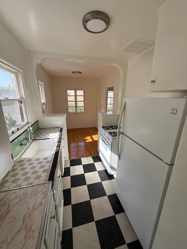 Photo - 826 Maltman Ave Unit 828 1/2