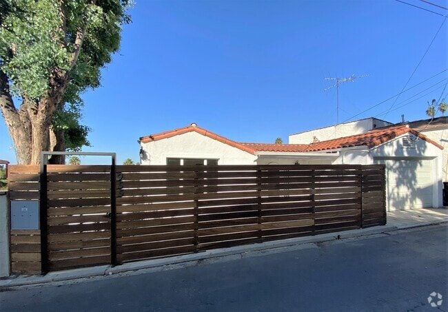 Building Photo - 955 Maltman Rental