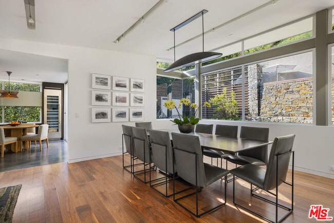 Photo - 717 Greentree Rd