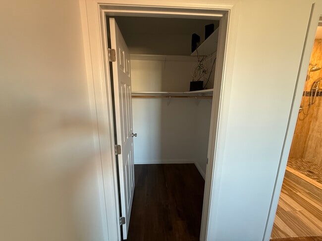 Photo - 18334 Lorne St