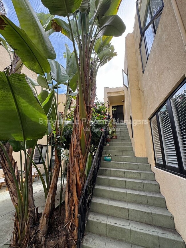 Photo - 2660 Sixth Avenue