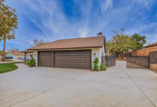 Photo - Lovely West Quartz Hill 3 Bedroom Home w/RV Large Covered Patio Award Winning Schools