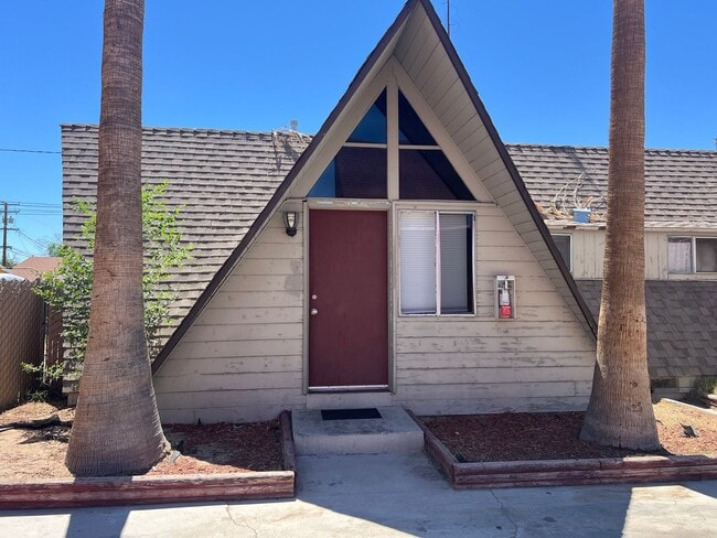 Cozy 1 Bedroom Apartment Located Near Free... - Cozy 1 Bedroom Apartment Located Near Free...