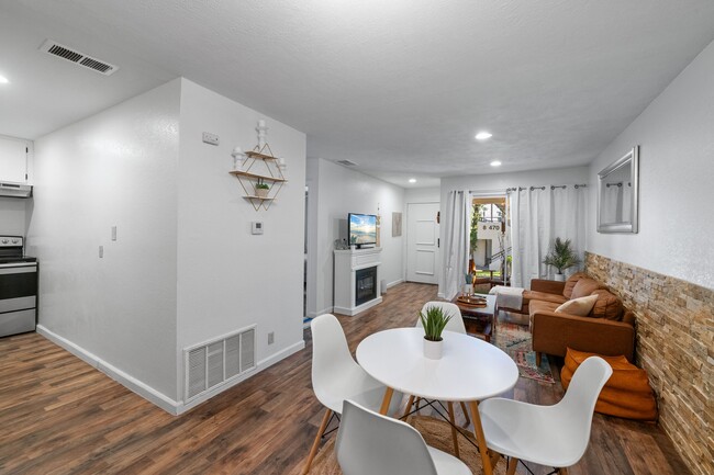 Photo - 510 N Villa Ct Unit 100