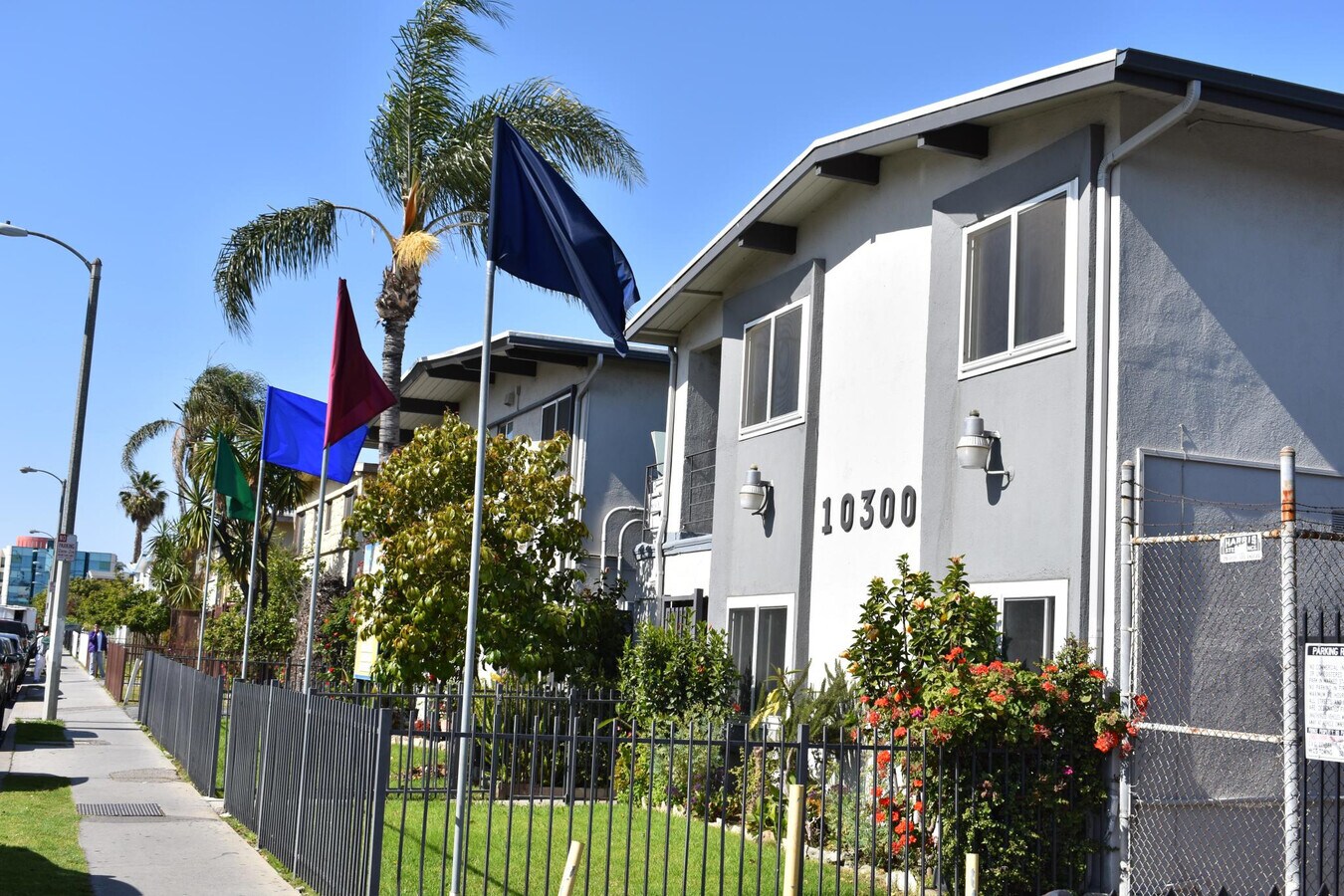 Photo - Felton Apts.