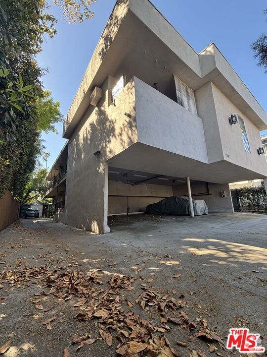 Building Photo - 1807 Taft Ave Unit 1 Rental