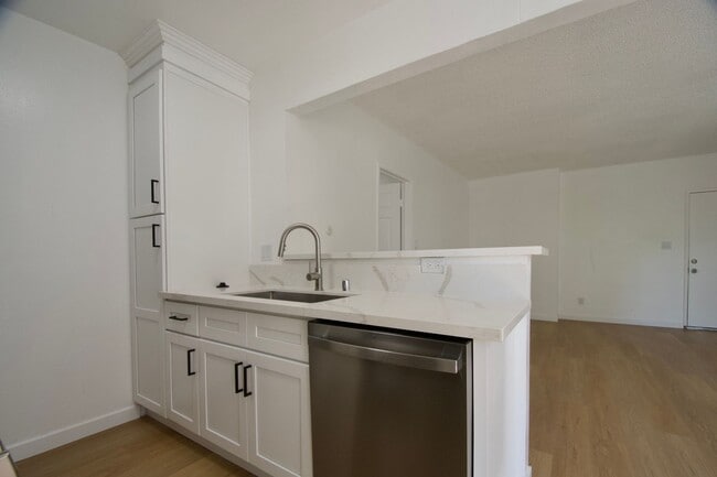 Photo - 5652 Colfax Ave Unit 05