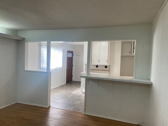 Photo - Randall Apartments Unit D