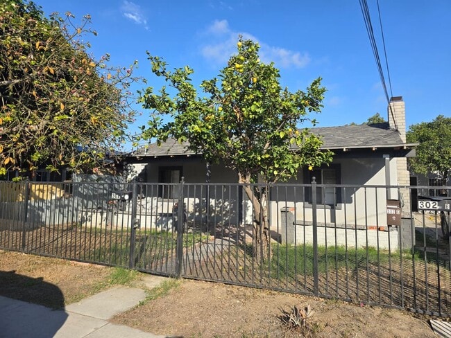 Building Photo - Sycamore Rd Unit A