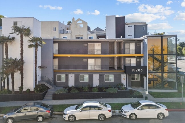 Building Photo - 15286 Sutton St