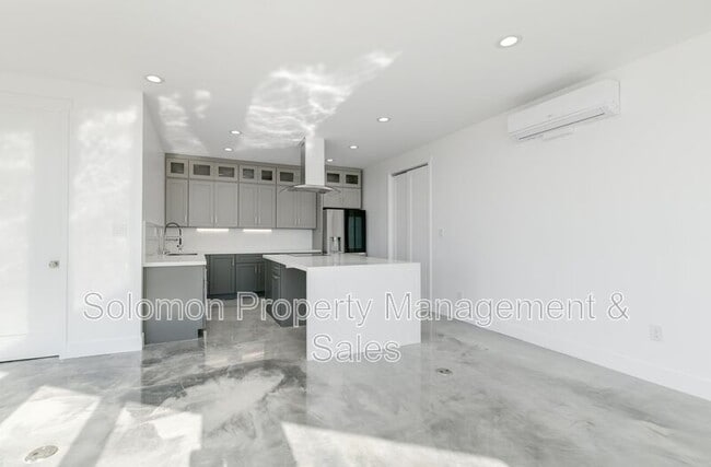 Photo - 2150 Bulrush Ln