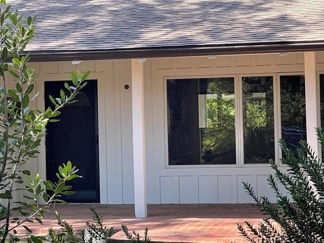 Photo - 724 N Refugio Rd