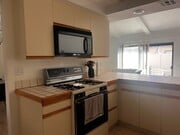 Kitchen - 18435 Keswick St