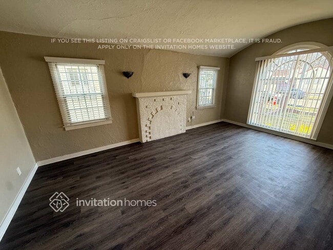 Photo - 2062 W 65th St