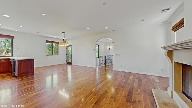 Photo - 3311 Deronda Dr