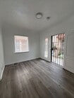 Photo - 542 W 49th St