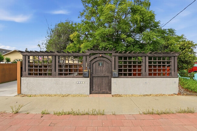 Photo - 2154 Oliver Ave