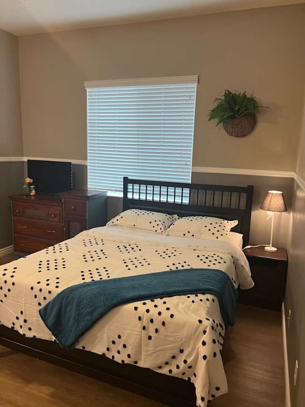 Photo - 1685 Rose Ave