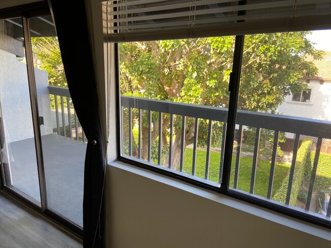 Photo - 2117 Carnegie Ln Unit 3