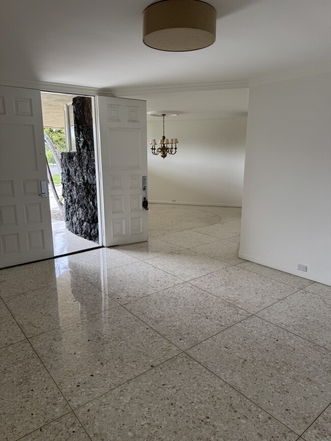 Photo - 1833 Toyon Ln