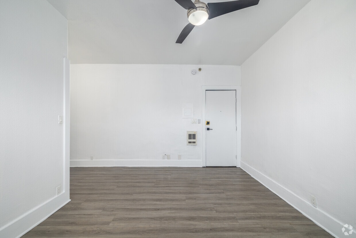 Floor Plan - 906 Pacific Ave